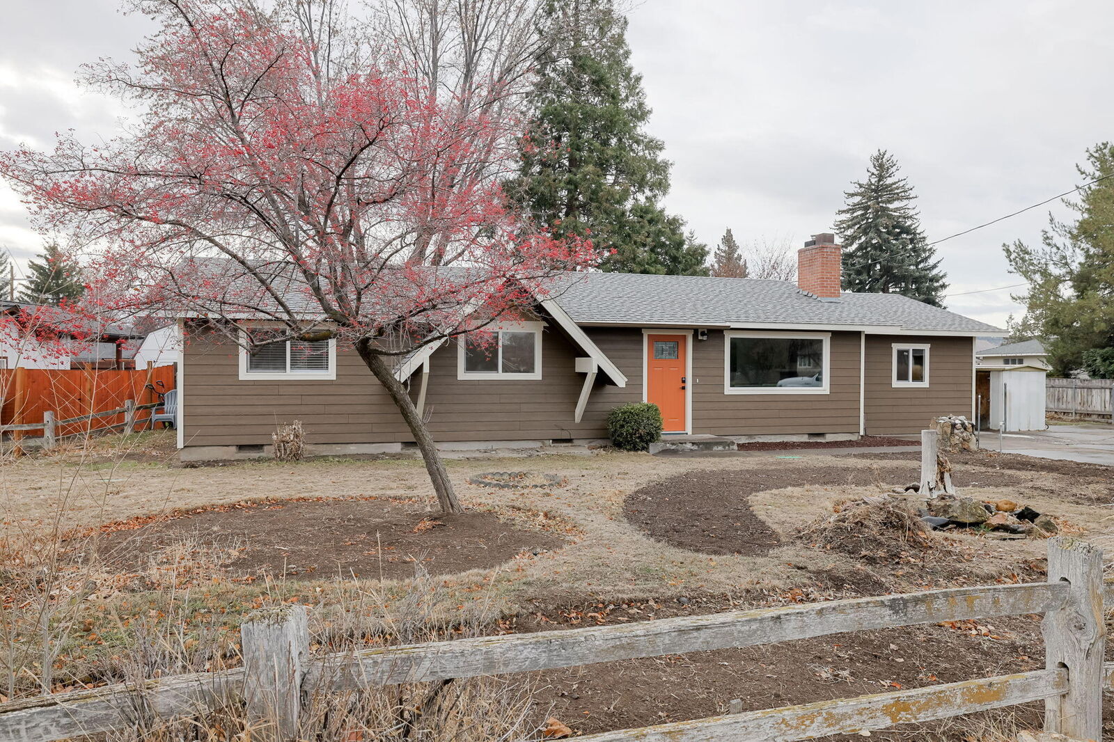 Property Photo:  970 NE Ochoco Avenue  OR 97754 
