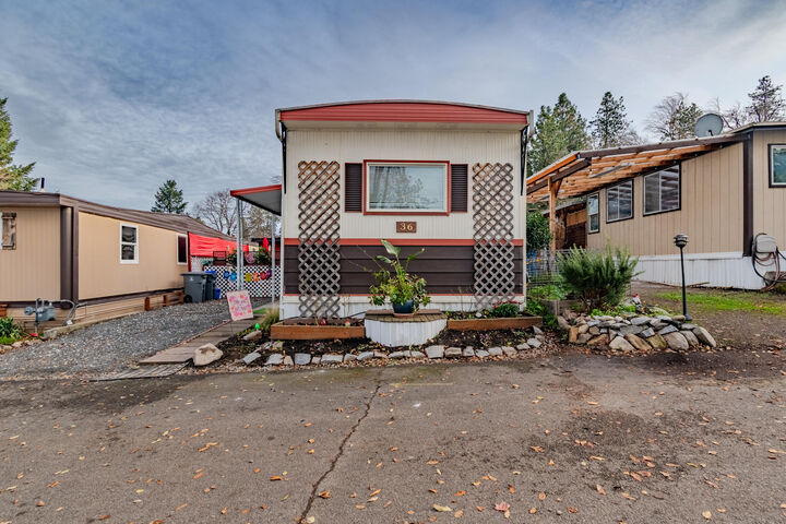 Property Photo: 2799 Siskiyou Boulevard 36 OR 97520