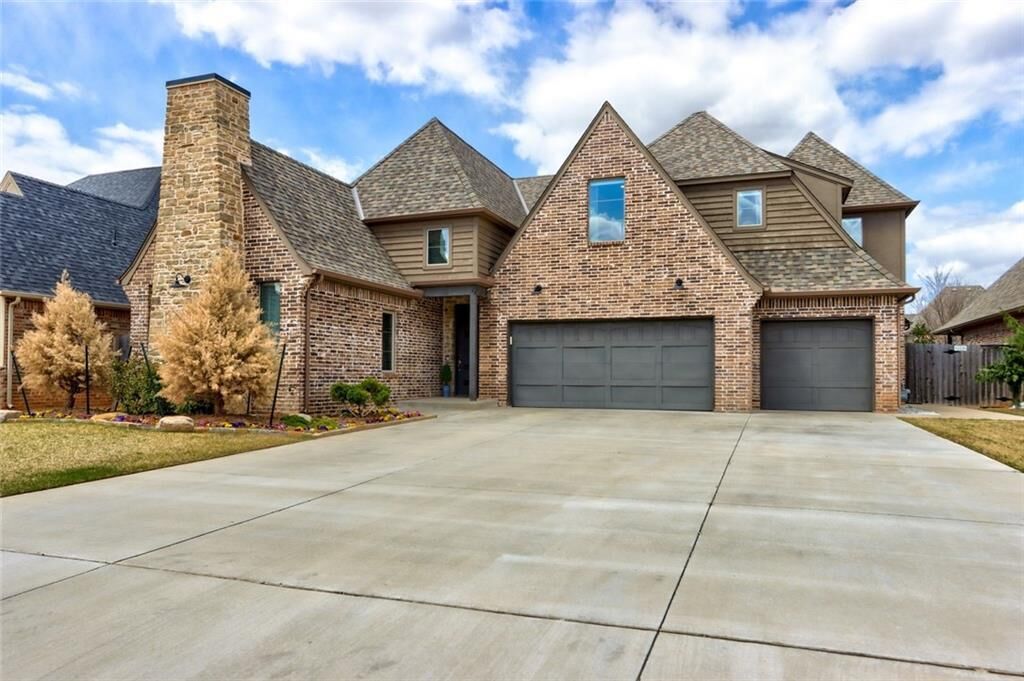 Property Photo: 2501 Merlot Court OK 73012