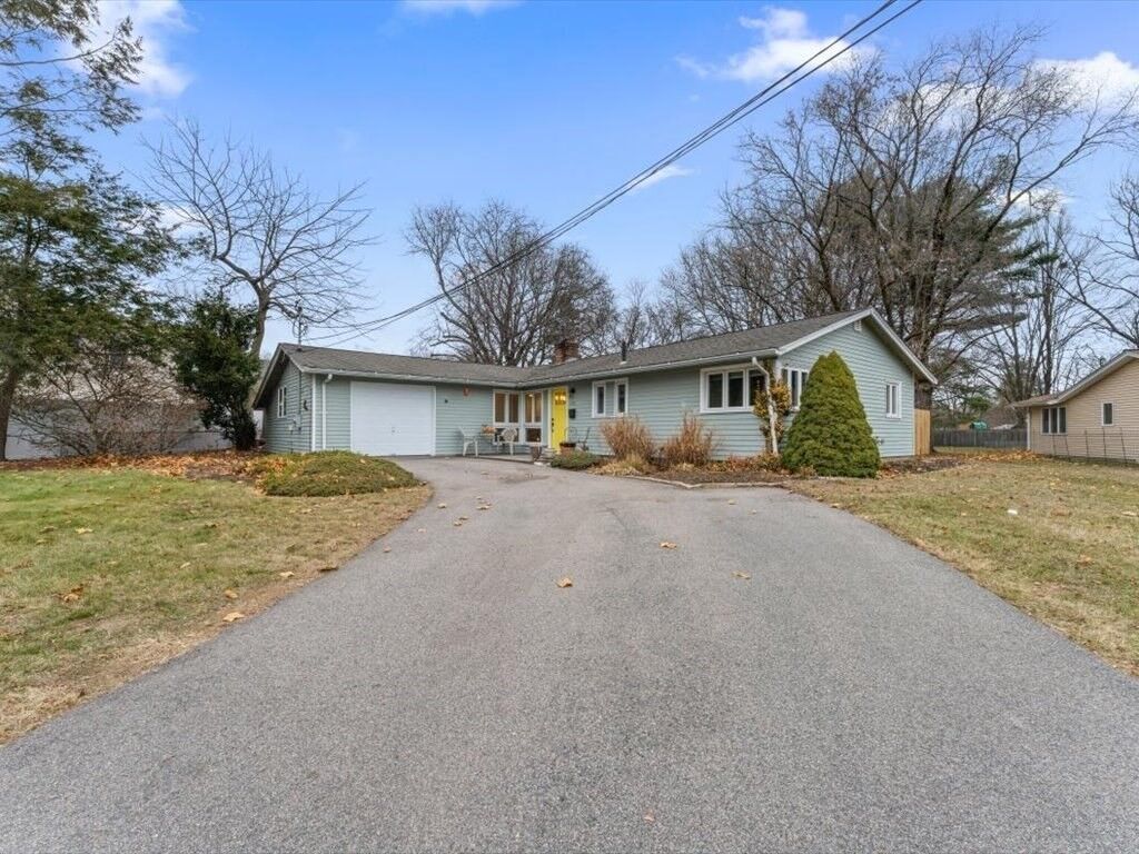 Property Photo:  15 Rosslare Rd  MA 01701 