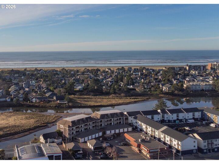 Property Photo:  1108 S Holladay Dr 14  OR 97138 