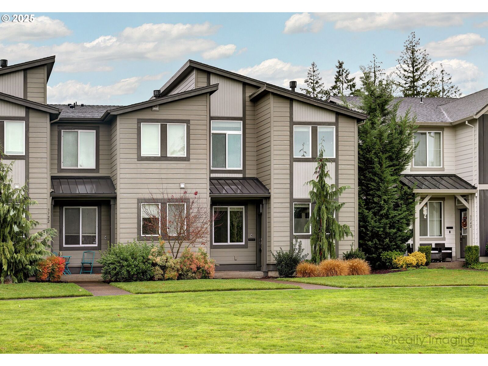 Property Photo: 3732 SE Centifolia Ave OR 97123