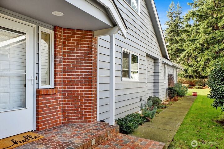 Property Photo: 6812 Golf View Drive A WA 98264