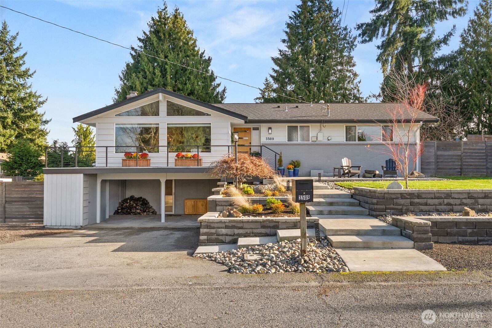 Property Photo:  3509  Locust Avenue W  WA 98466 