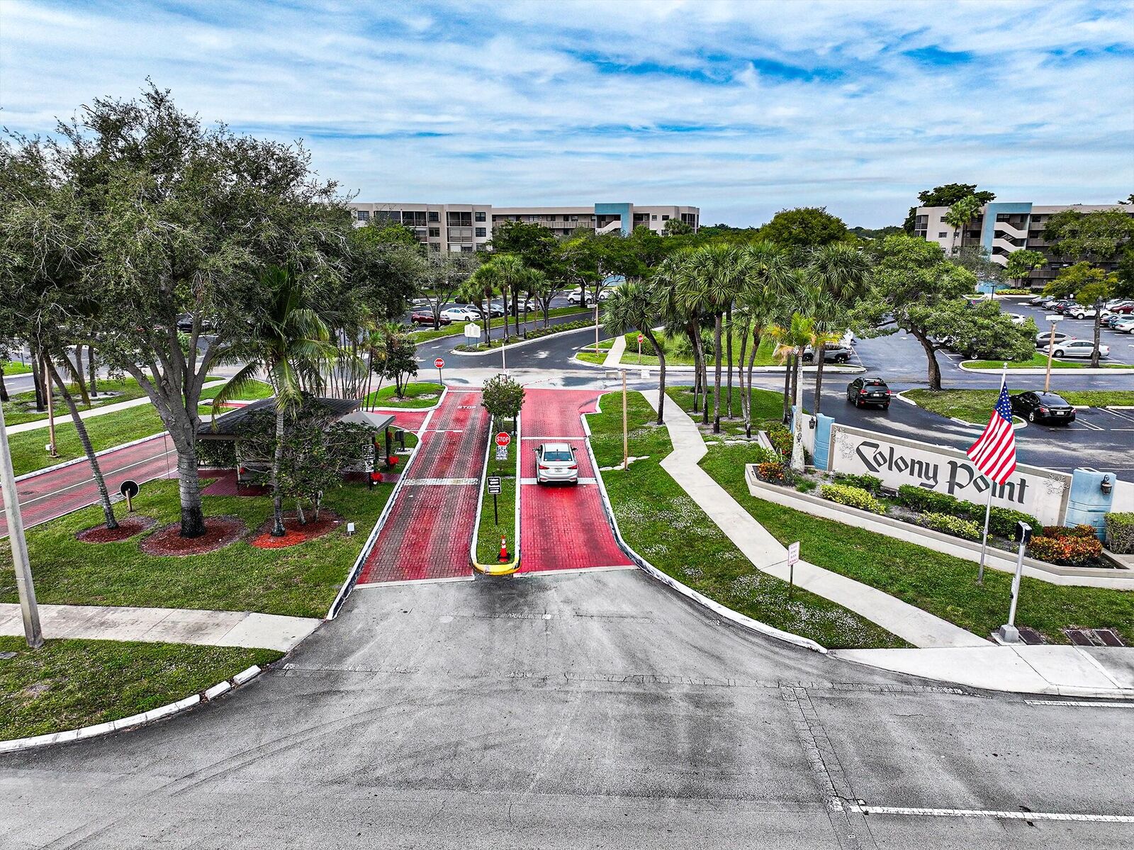 Property Photo:  1100 Colony Point Circle Circle 415  FL 33026 