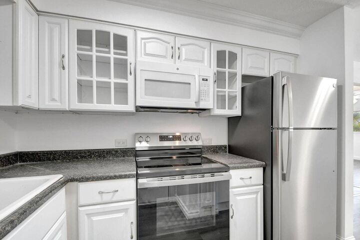 Property Photo: 510 Lake Shore Drive 20 FL 33403