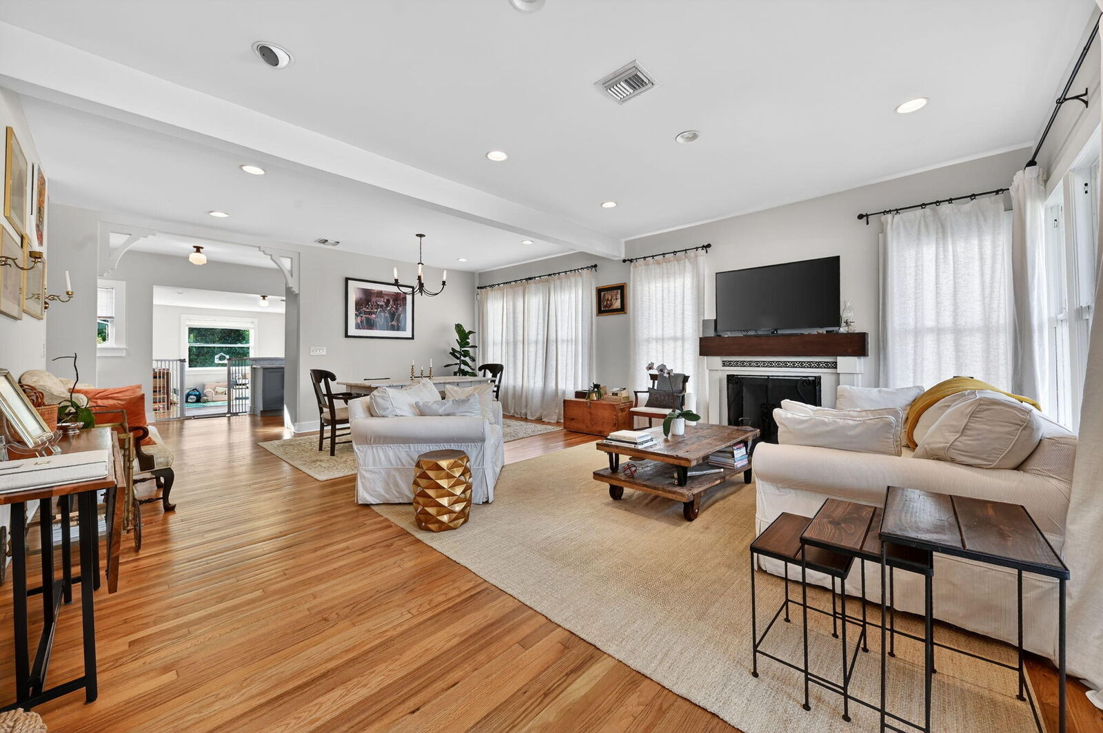 Property Photo: 818 Claremore Drive FL 33401