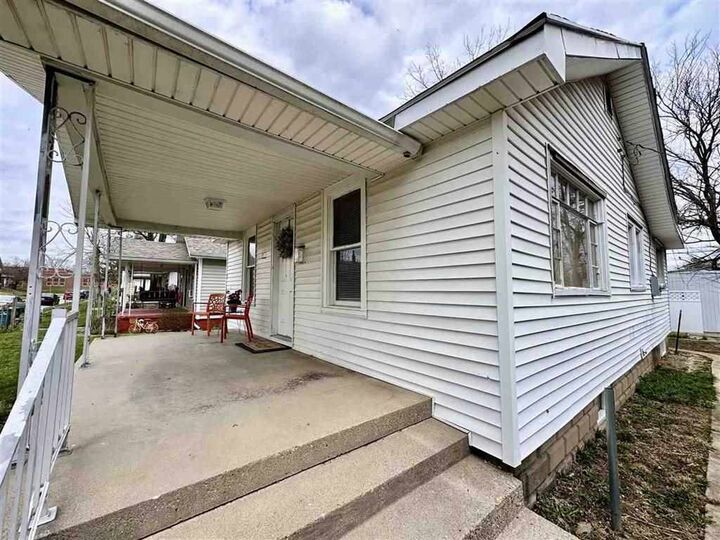 Property Photo:  1217 Crosshall Street  IN 47374 