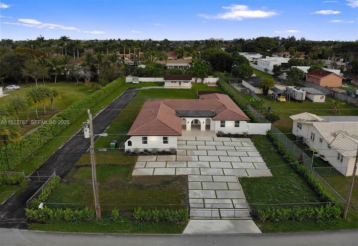 Property Photo: 3801 SW 132nd Ave FL 33175