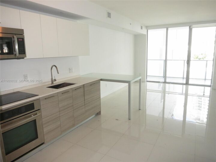 Property Photo: 1300 Brickell Bay Dr 1110 FL 33131