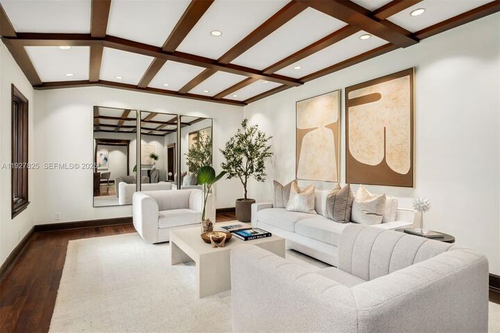 Property Photo: 3310 Granada Blvd FL 33134