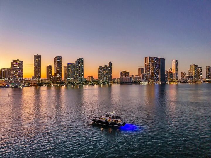Property Photo:  851 N Venetian Dr  FL 33139 