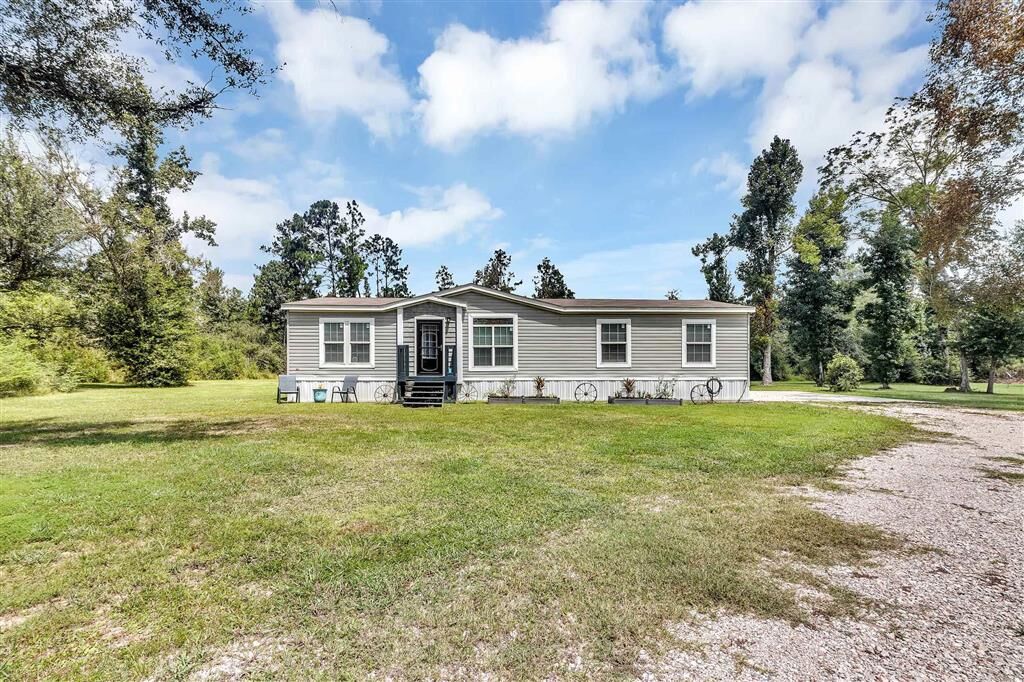Property Photo: 282 Holbrook Park Rd Road LA 70633