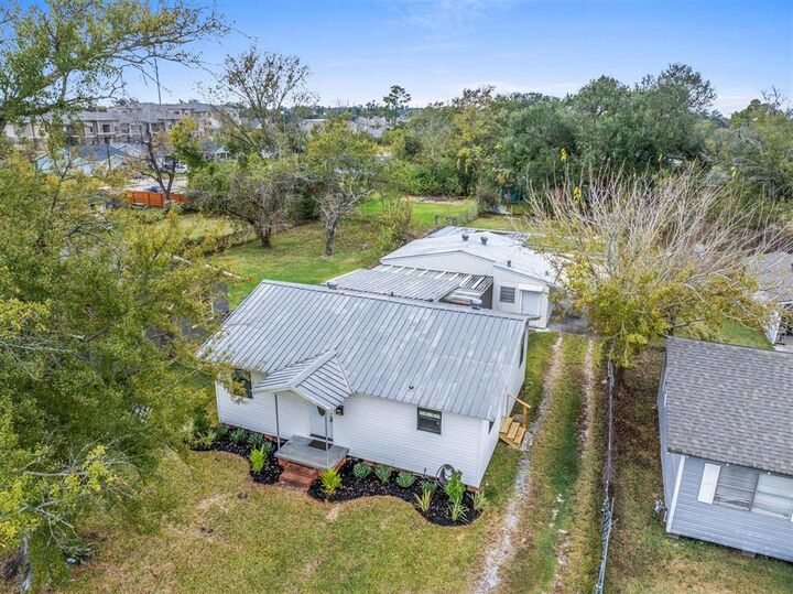 Property Photo: 2206 Creole Street LA 70601