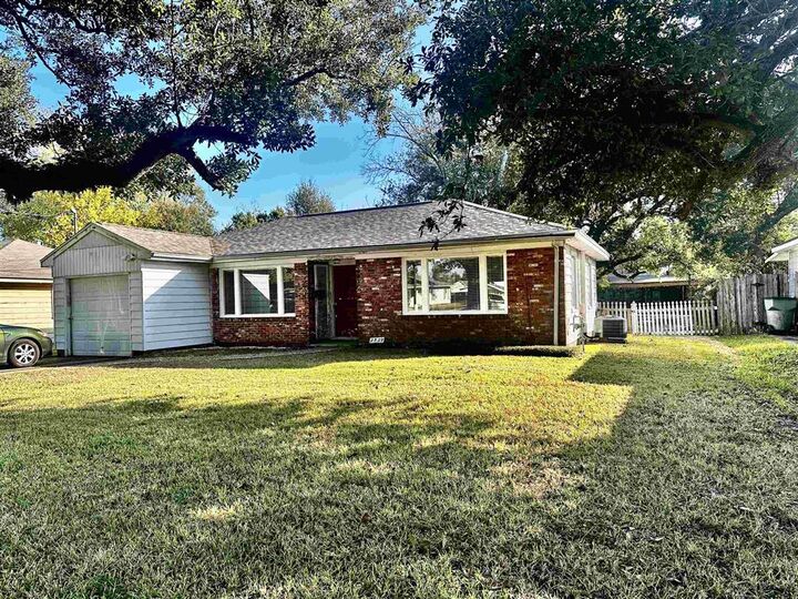 Property Photo: 2529 Aster Street LA 70601