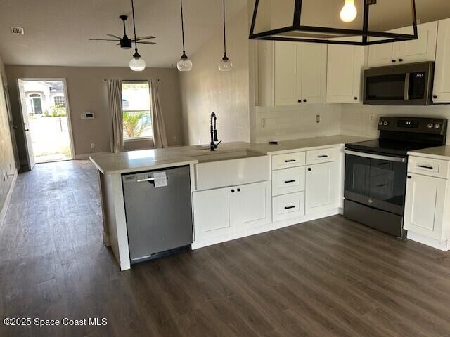 Property Photo:  2999 Hackensack Avenue SE  FL 32909 