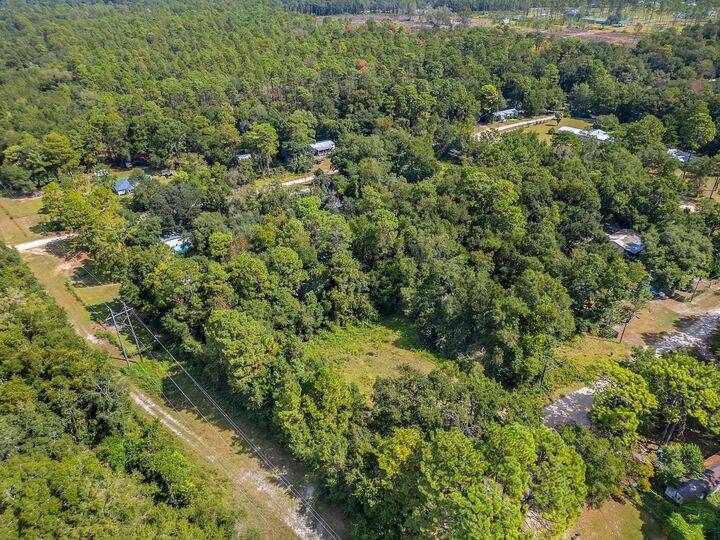 Property Photo: 10 Blue Waters Ct FL 32305