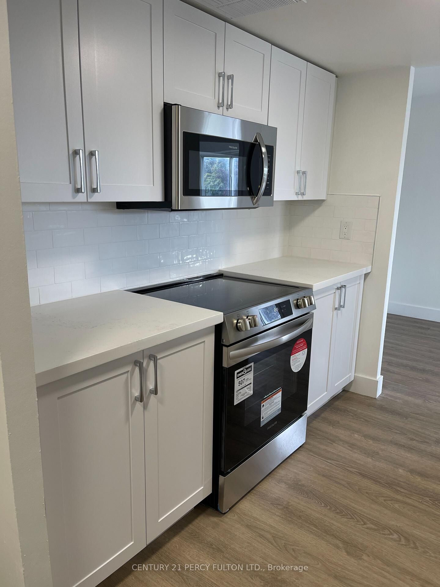 Property Photo: 19 Regency Crescent 201 ON L1N 8M6