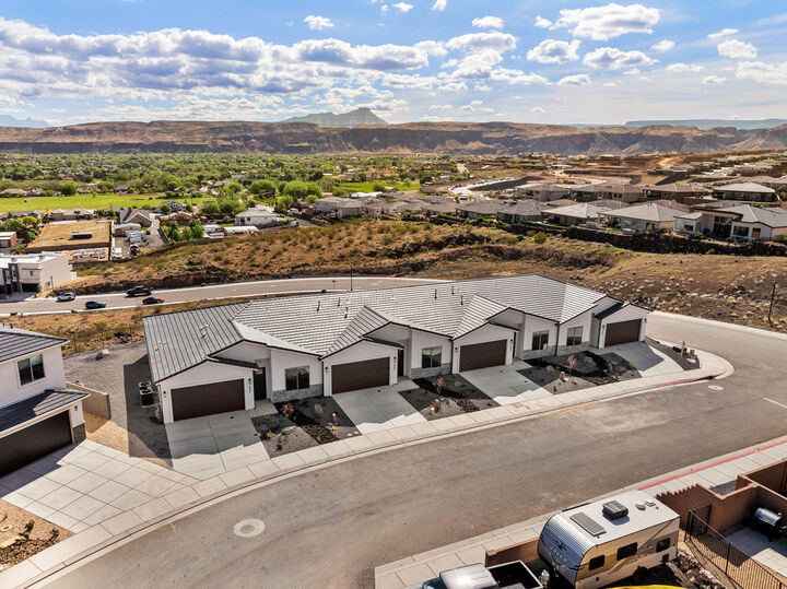 Property Photo:  2046 W 320 S 37-40  UT 84737 