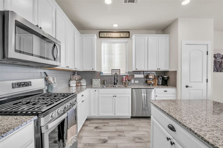 Property Photo: 624 Saturnia Drive TX 78628