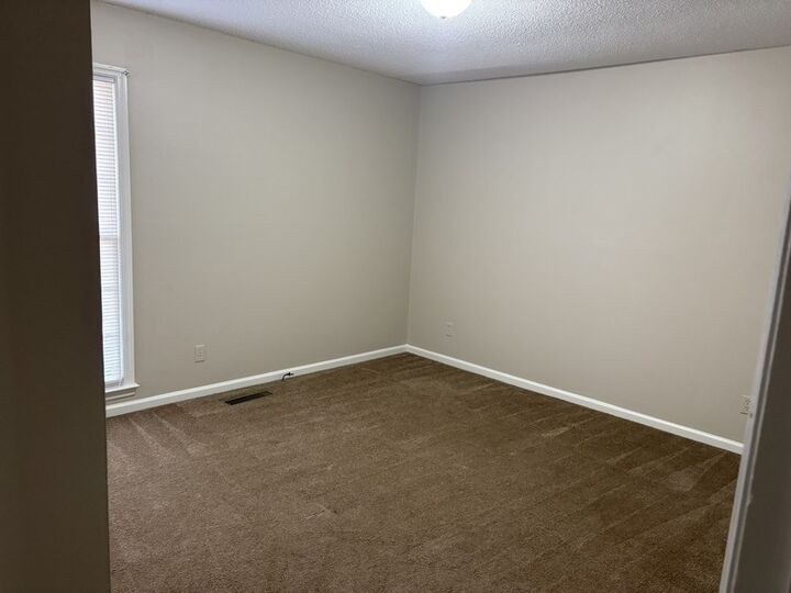 Property Photo: 2604-B Pointe North Blvd GA 31721