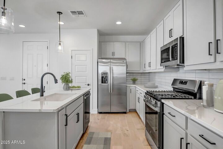 Property Photo:  43282 N Hinoki Street  AZ 85140 