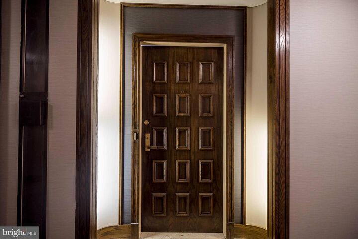 Property Photo:  1300 Crystal Drive 1301S  VA 22202 