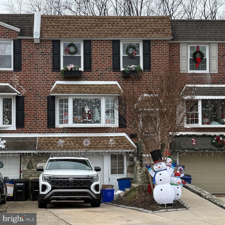 3656 Salina Road  Philadelphia PA 19154 photo