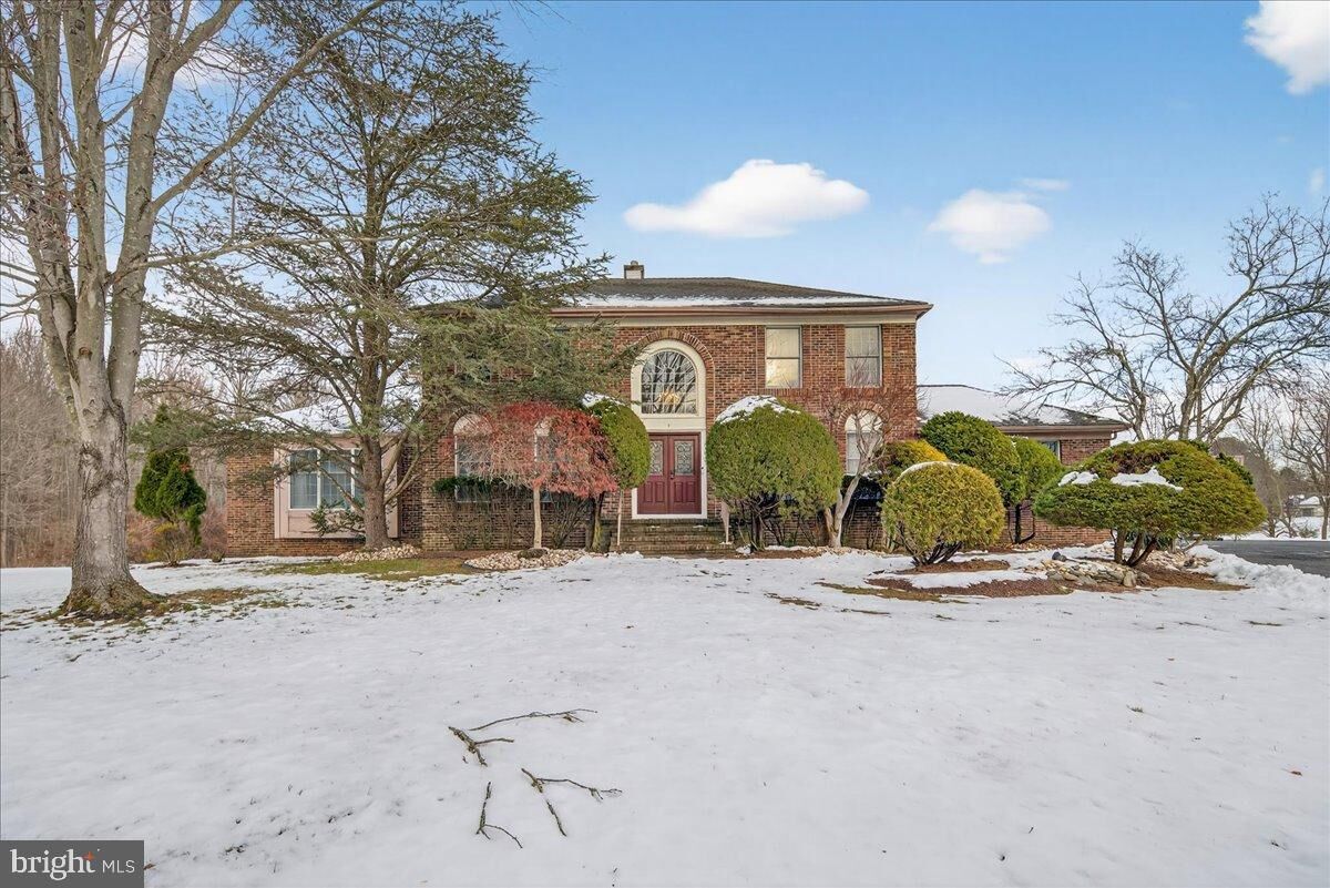 Property Photo: 7 Redwood Court NJ 08550