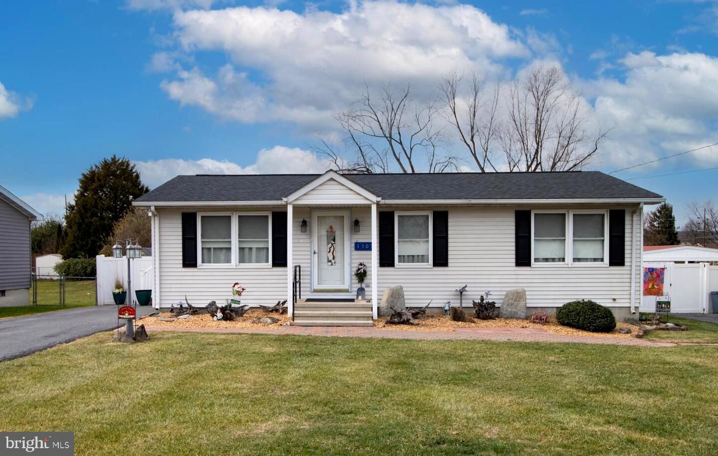 Property Photo: 1305 W Virginia Avenue WV 25401