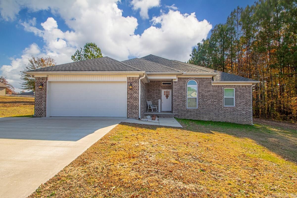 Property Photo:  115 Mackenzie Dr  AR 72150 