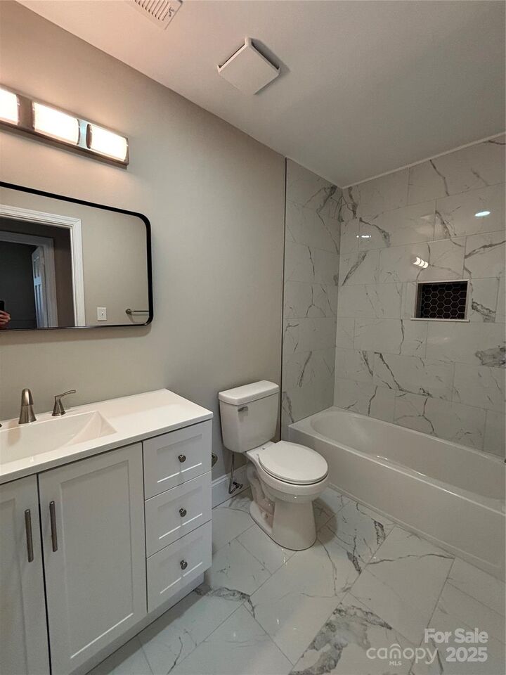 Property Photo: 2025 Birchcrest Drive NC 28205