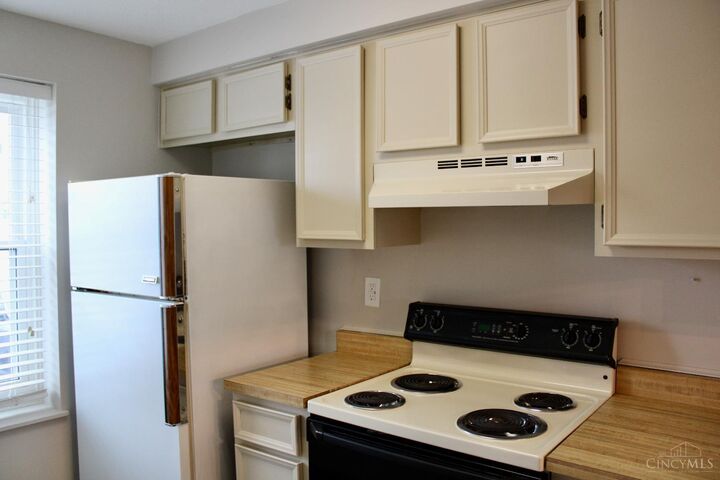 Property Photo: 2806 Millbank Row Road OH 45039