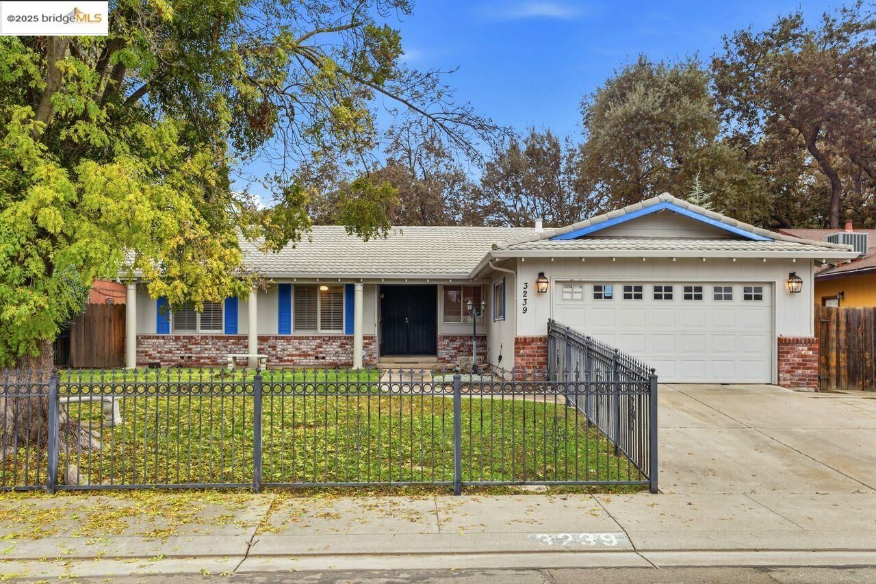 Property Photo: 3239 W Creek CA 95209