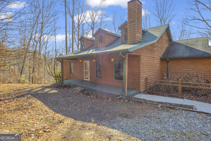 Property Photo: 215 Stonehedge Drive GA 30523