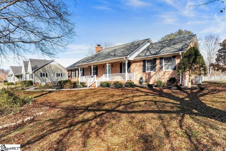 Property Photo: 312 Sloping Meadow Drive SC 29349