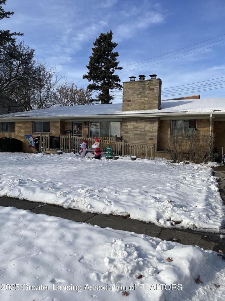 Property Photo:  1534 Lenore Avenue  MI 48910 