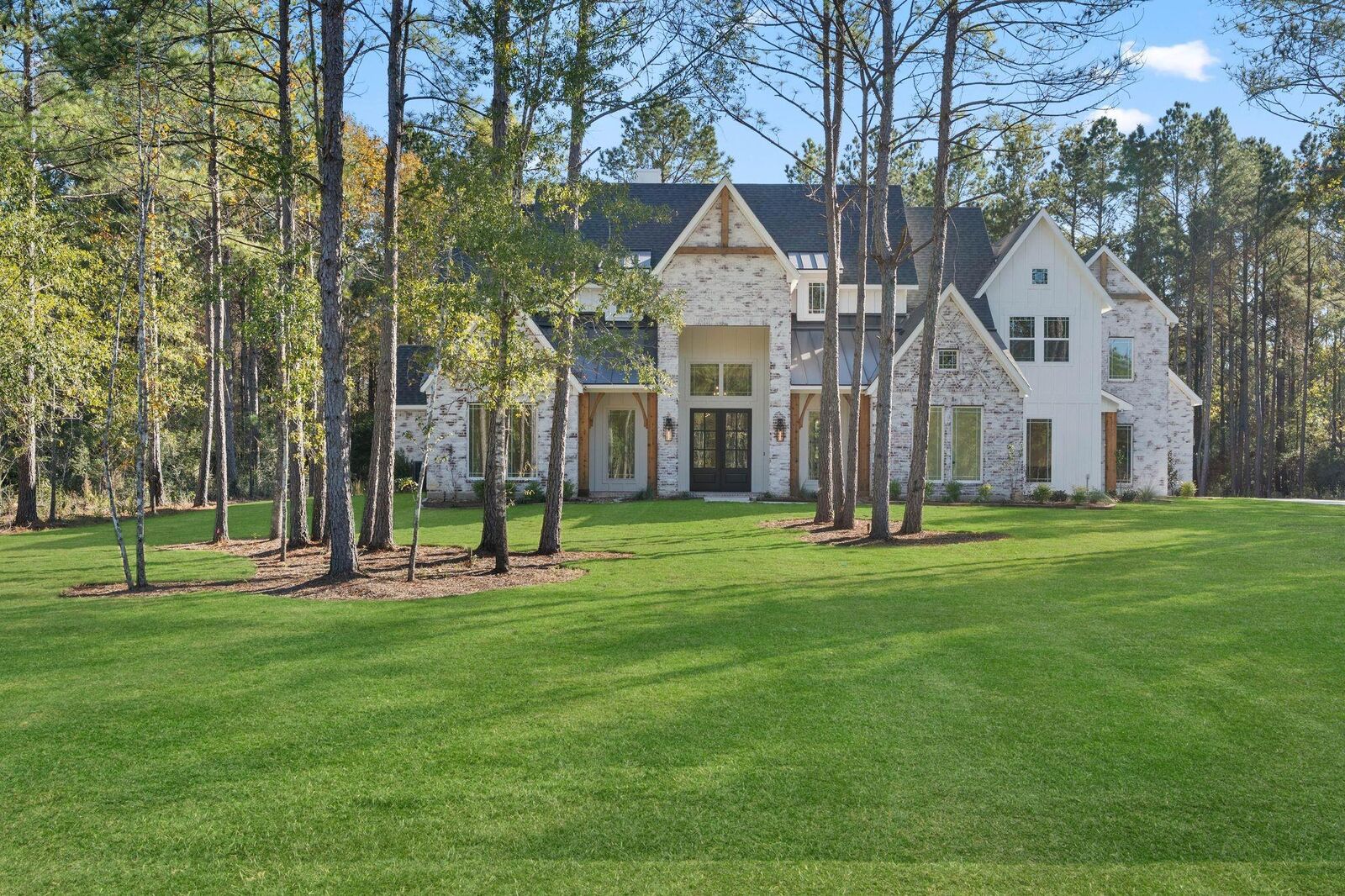 Property Photo:  25061 Seguin Trail  TX 77316 