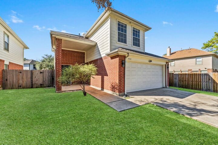 Property Photo:  1010 Willow West Drive  TX 77073 