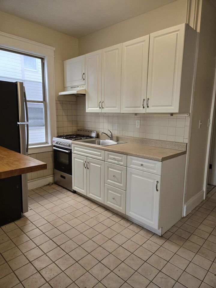 Property Photo: 436 Anderson Ave 4 NJ 07010