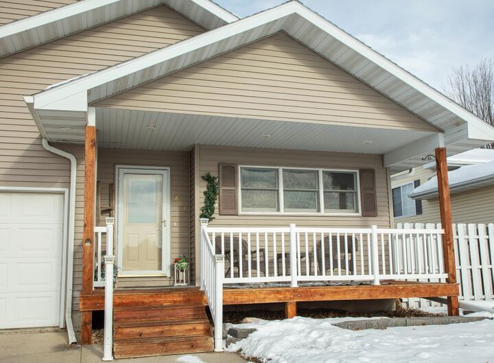 Property Photo:  1406 Leitha Terrace  IA 50677 