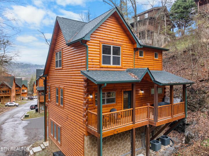 Property Photo: 2119 Valley Creek Way TN 37862