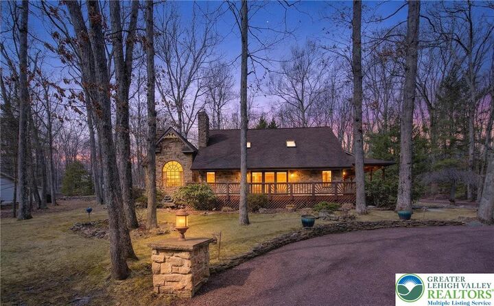 Property Photo:  29 Great Oaks Drive  PA 18240 