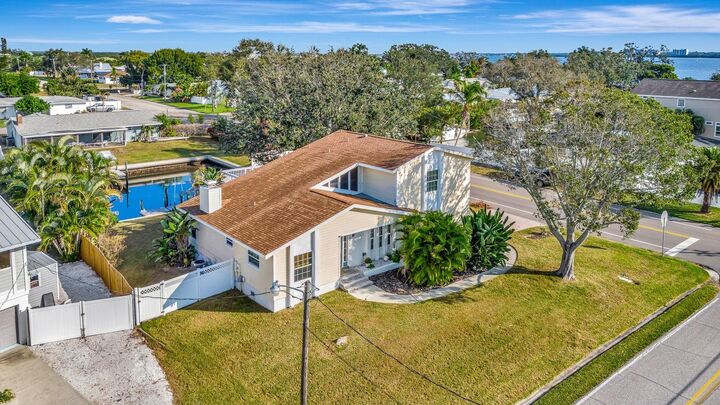 Property Photo:  4406 17th Street W  FL 34221 