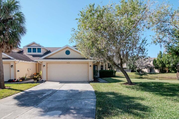 Property Photo: 20318 Oak Key Court FL 33647