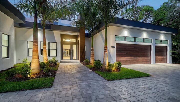 Property Photo: 1429 N Lake Shore Drive FL 34231