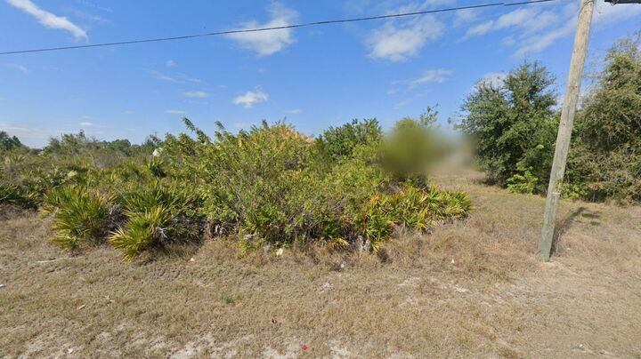 Property Photo: 2614 31st Street SW FL 33976