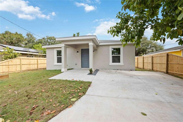 Property Photo: 1115 2nd Street E FL 34208