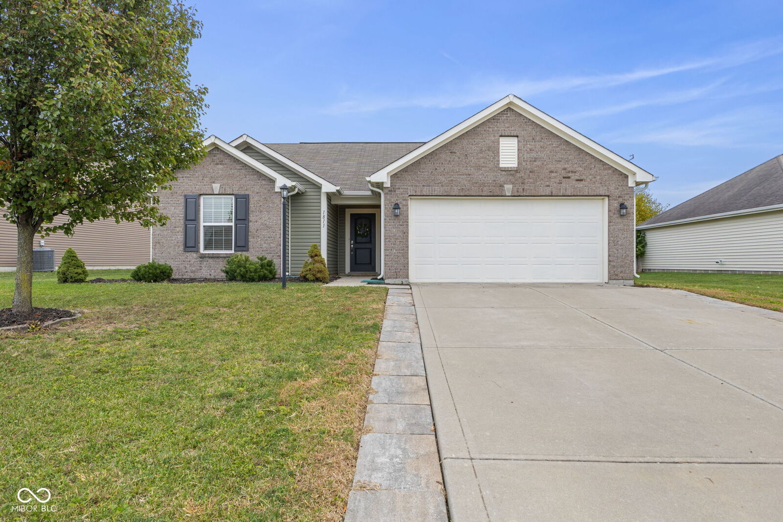 Property Photo:  1811 N Creekwater Pass  IN 46140 