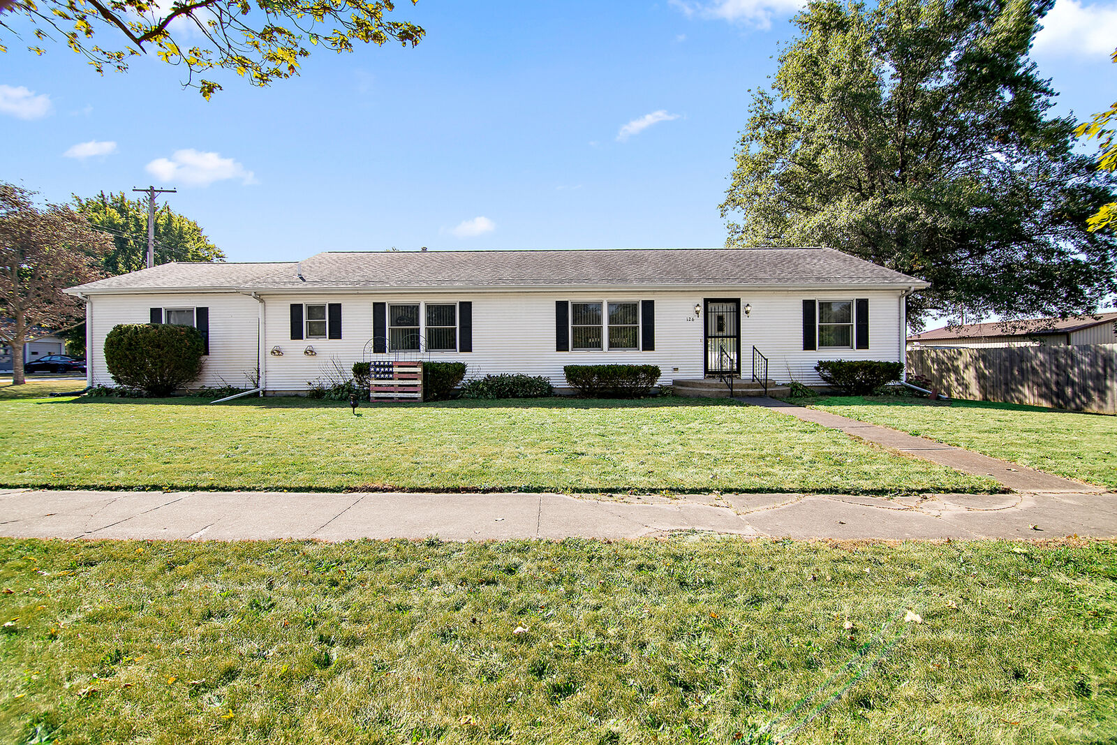 Property Photo: 126 E Cleveland Street IL 60929